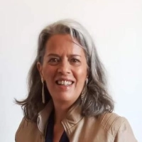 Angela FERNANDES
